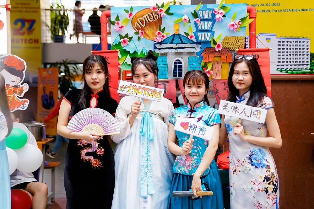 liên thông ngôn ngữ trung